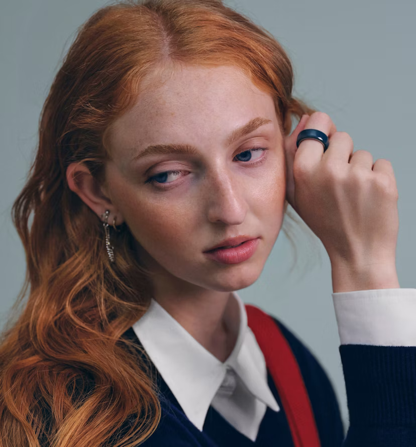 Oura Ring 4 Ceramic in Midnight finish, product image